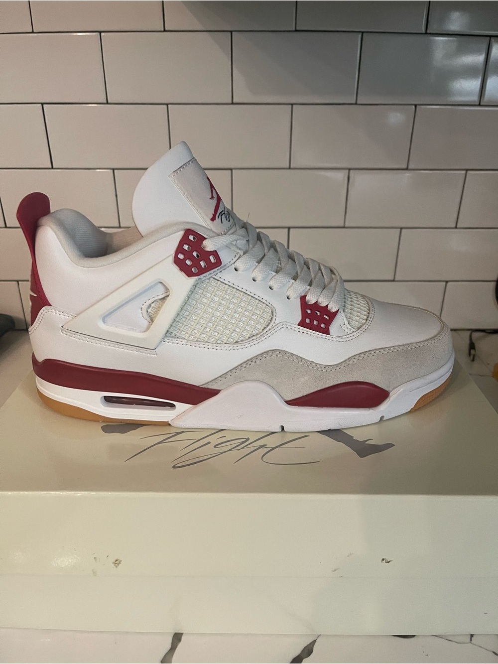 Mens Retro 4 SB Varsity Red Size 10.5.